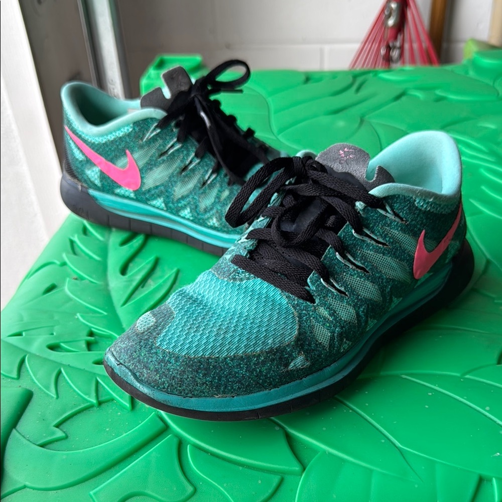 Nike Teal and Pink Athletic Shoes